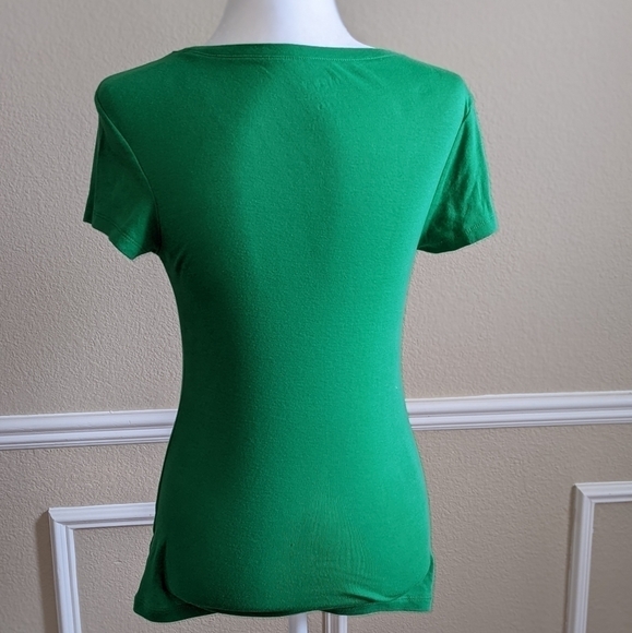 Green Old Navy Crewneck T-shirt - Picture 2 of 3